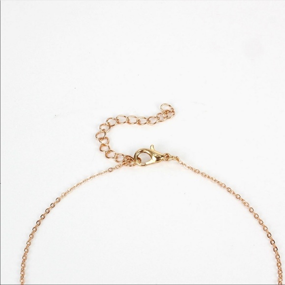 Round Gold Pendant Necklace - Picture 5 of 5